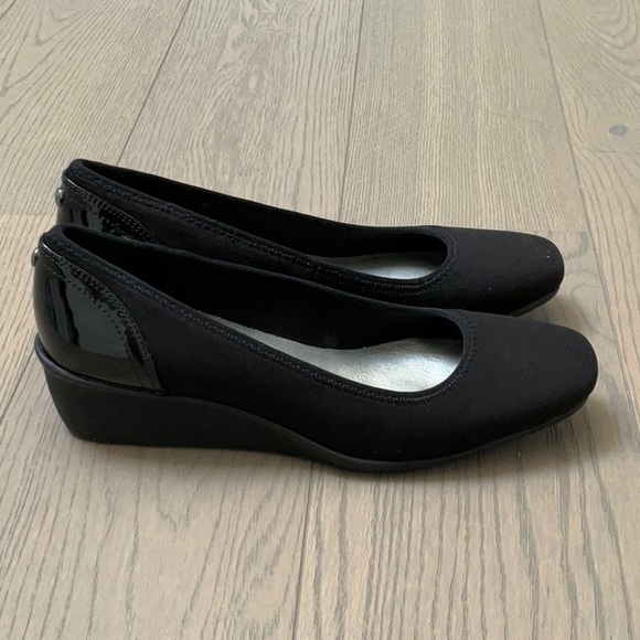 Anne klein shoes - Picture 3 of 5